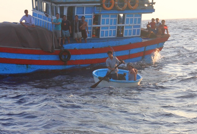 Cerita tentang profesi dua wartawan yang menggunakan nama gunung dan sungai